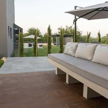 Sunrise Villa *